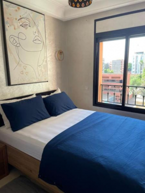 Stylish & Comfy Gem 5 Star Location Balcony